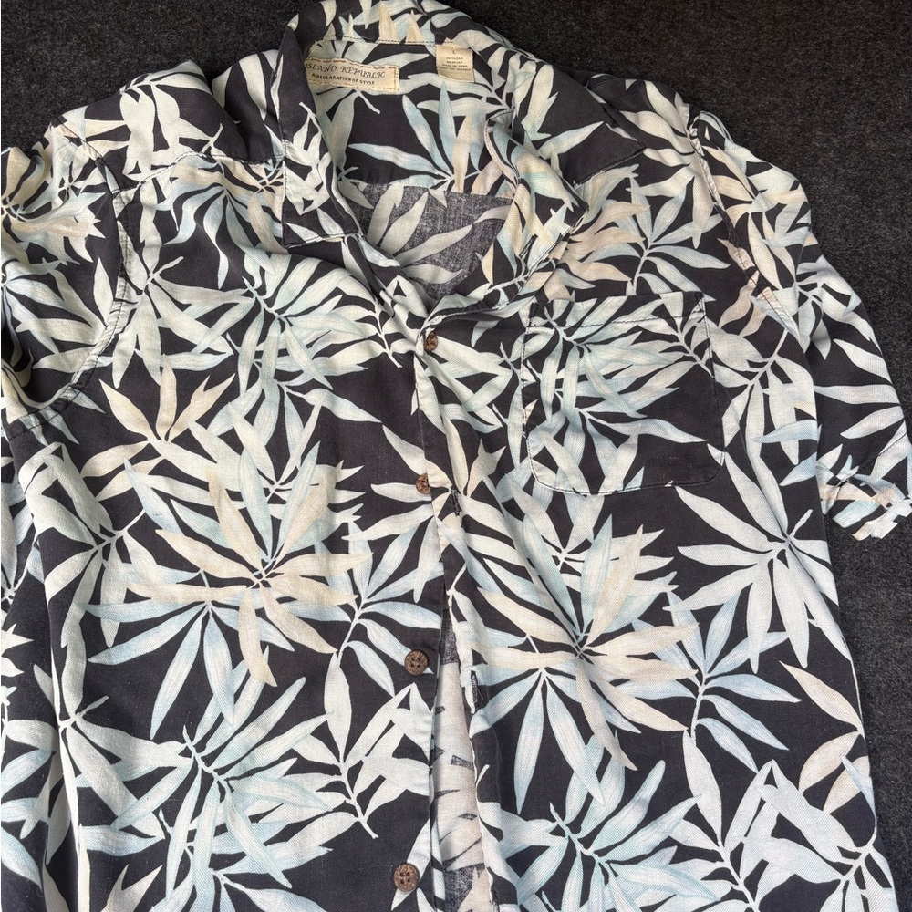 Tropical Leaf Print Button-Up Shirt
